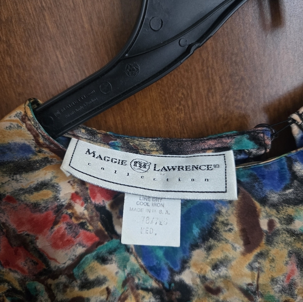 Colorful Abstract Print Blouse - Picture 3 of 4